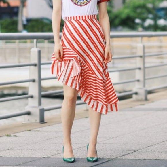 Zara Dresses & Skirts - Zara Red Stripped Skirt XS